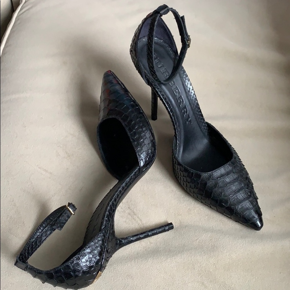 Burberry Black Python Ankle Strapping heels sz 39